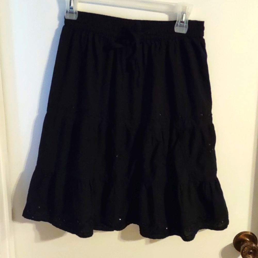 Raja small black skirt